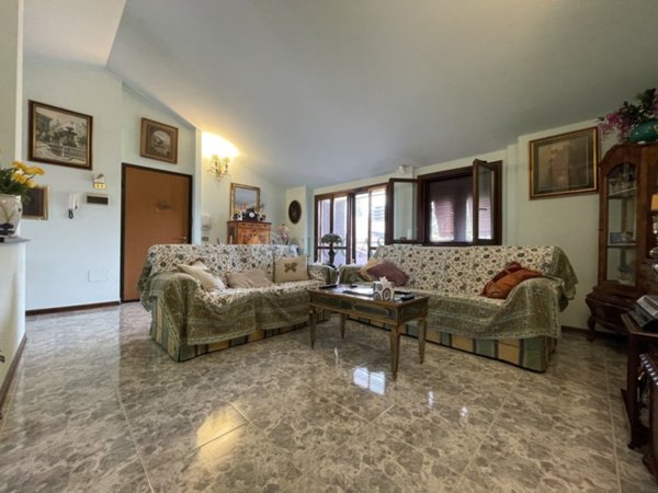 appartamento in vendita a Sarzana in zona Marinella di Sarzana