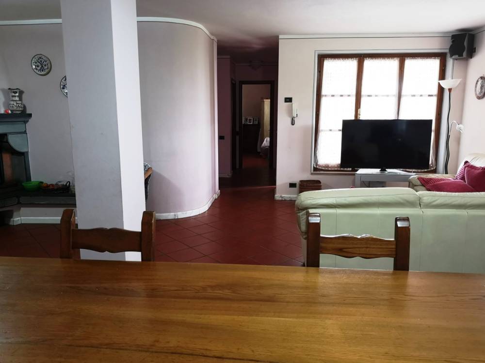 casa indipendente in vendita a Sarzana
