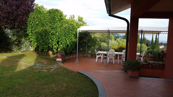 casa indipendente in vendita a Sarzana
