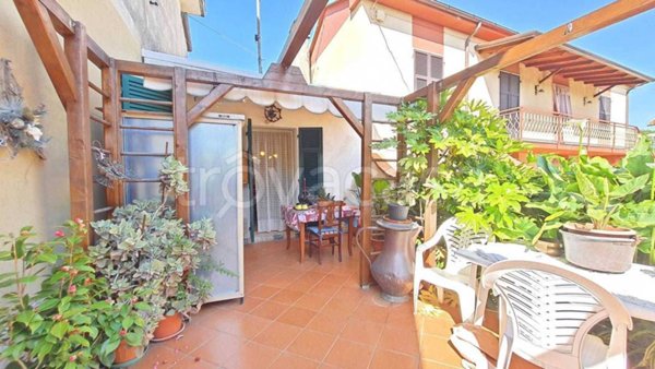 casa indipendente in vendita a Sarzana in zona San Lazzaro