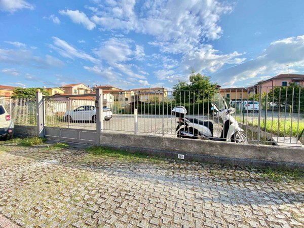 negozio in vendita a Sarzana