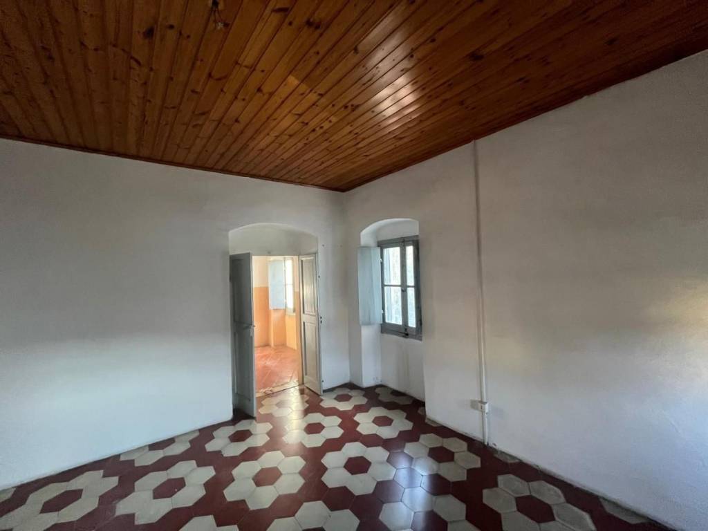 casa indipendente in vendita a Sarzana