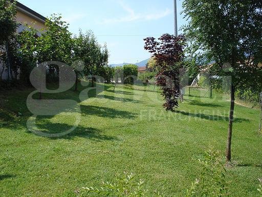 casa indipendente in vendita a Sarzana