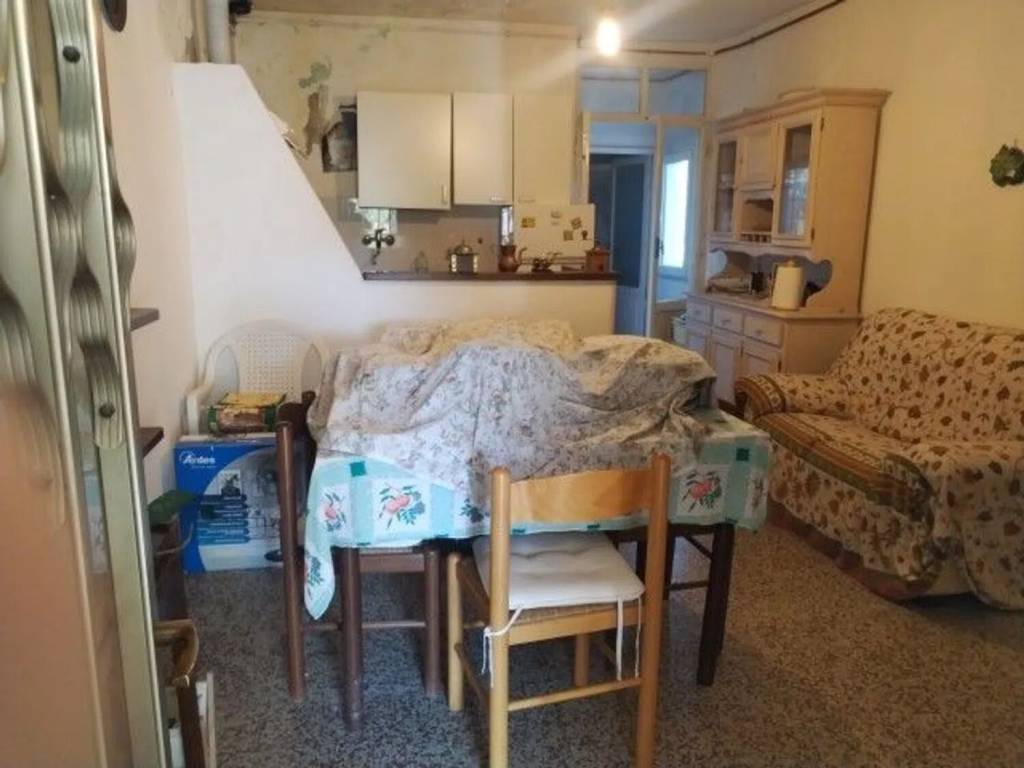 appartamento in vendita a Sarzana in zona Falcinello