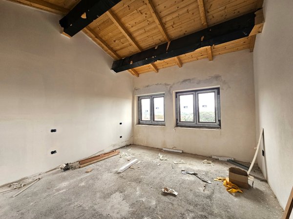casa indipendente in vendita a Sarzana