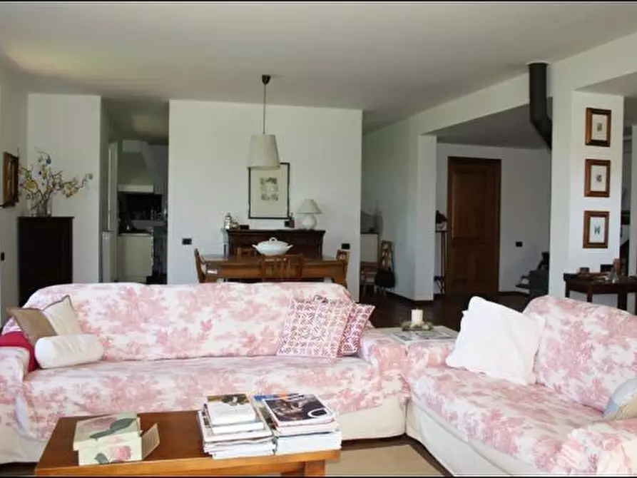 casa indipendente in vendita a Sarzana