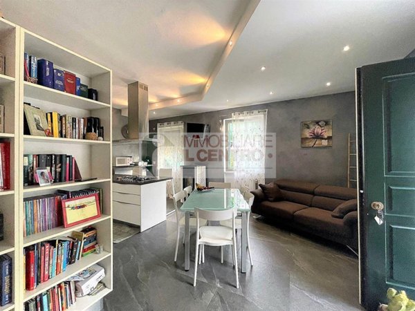 casa semindipendente in vendita a Sarzana