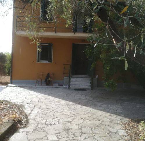 casa indipendente in vendita a Sarzana in zona Falcinello