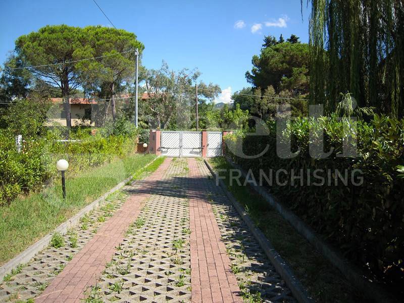 casa indipendente in vendita a Sarzana