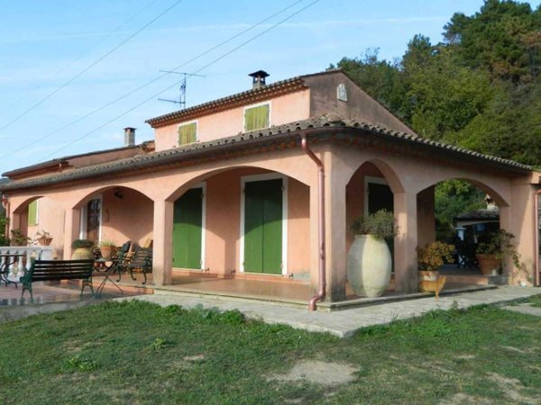 casa indipendente in vendita a Sarzana