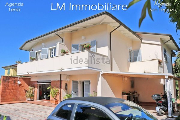 casa indipendente in vendita a Sarzana