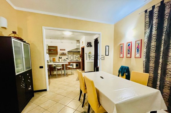 casa indipendente in vendita a Sarzana