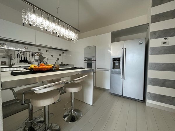 casa indipendente in vendita a Sarzana
