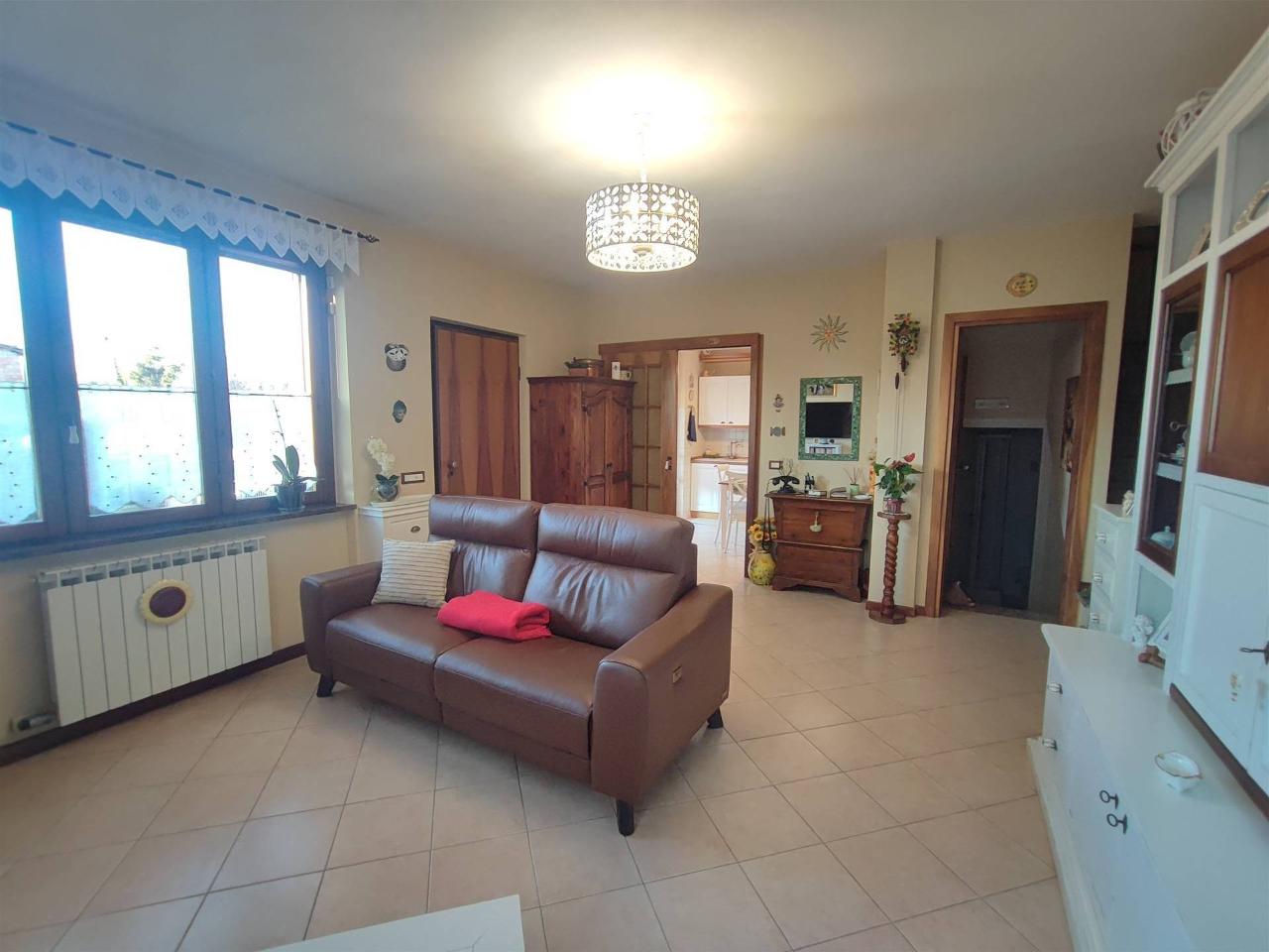 casa indipendente in vendita a Sarzana