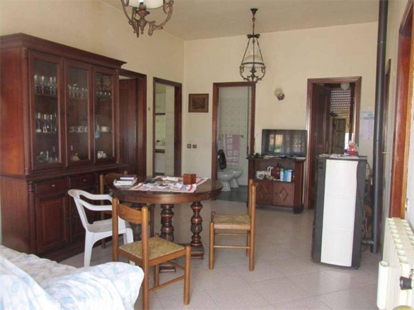 casa indipendente in vendita a Sarzana