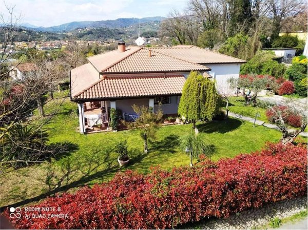 casa indipendente in vendita a Sarzana