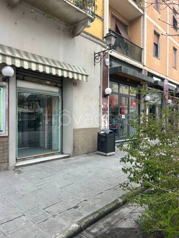 negozio in vendita a Sarzana