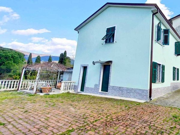 casa indipendente in vendita a Sarzana in zona San Lazzaro