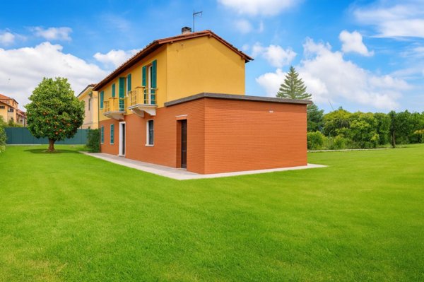 casa indipendente in vendita a Sarzana in zona San Lazzaro