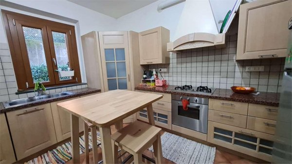 casa indipendente in vendita a Sarzana