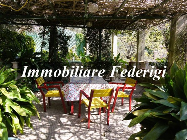 casa indipendente in vendita a Sarzana in zona Falcinello