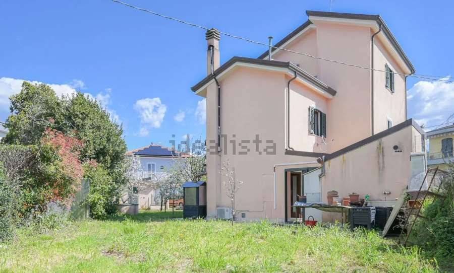 appartamento in vendita a Sarzana
