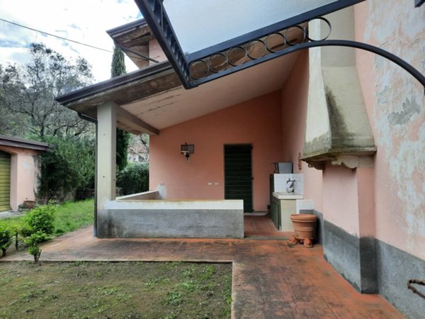 casa indipendente in vendita a Sarzana