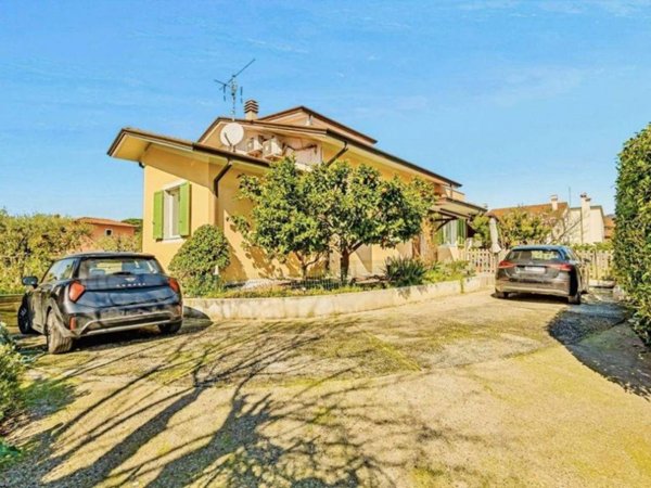 casa indipendente in vendita a Sarzana in zona San Lazzaro