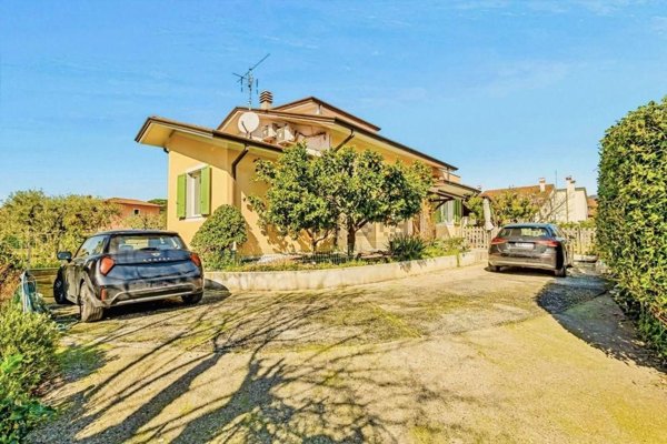 casa indipendente in vendita a Sarzana in zona San Lazzaro