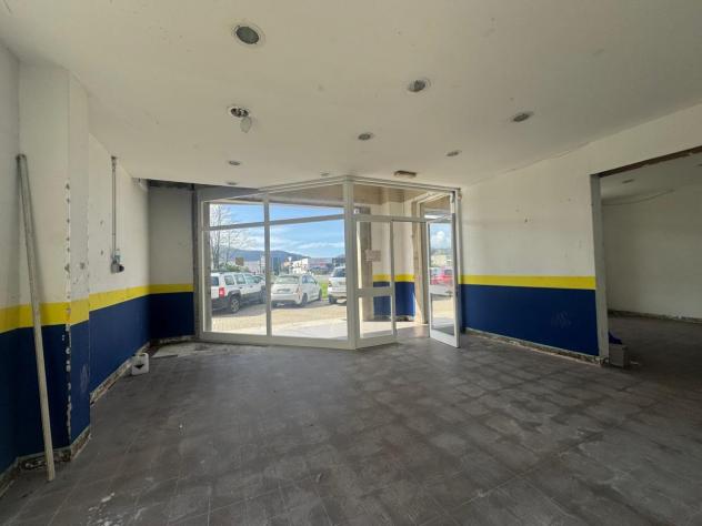negozio in vendita a Sarzana
