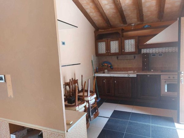 intera palazzina in vendita a Sarzana