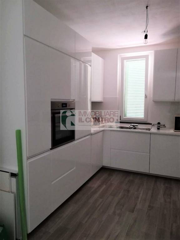 casa indipendente in vendita a Sarzana