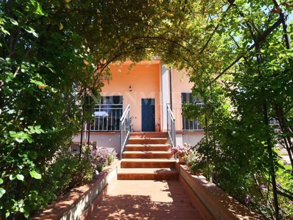 casa indipendente in vendita a Sarzana in zona San Lazzaro