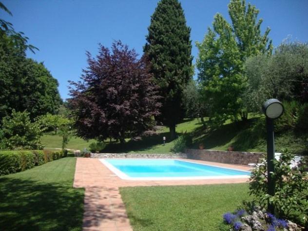casa indipendente in vendita a Sarzana
