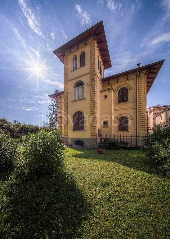 casa indipendente in vendita a Sarzana