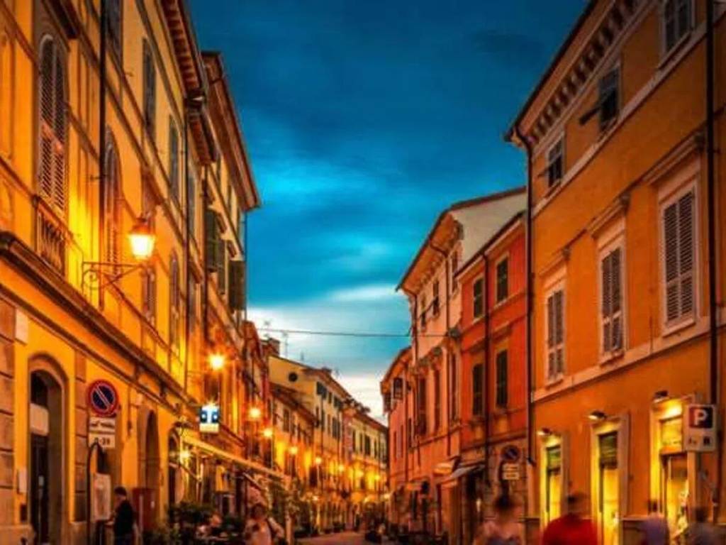 negozio in vendita a Sarzana
