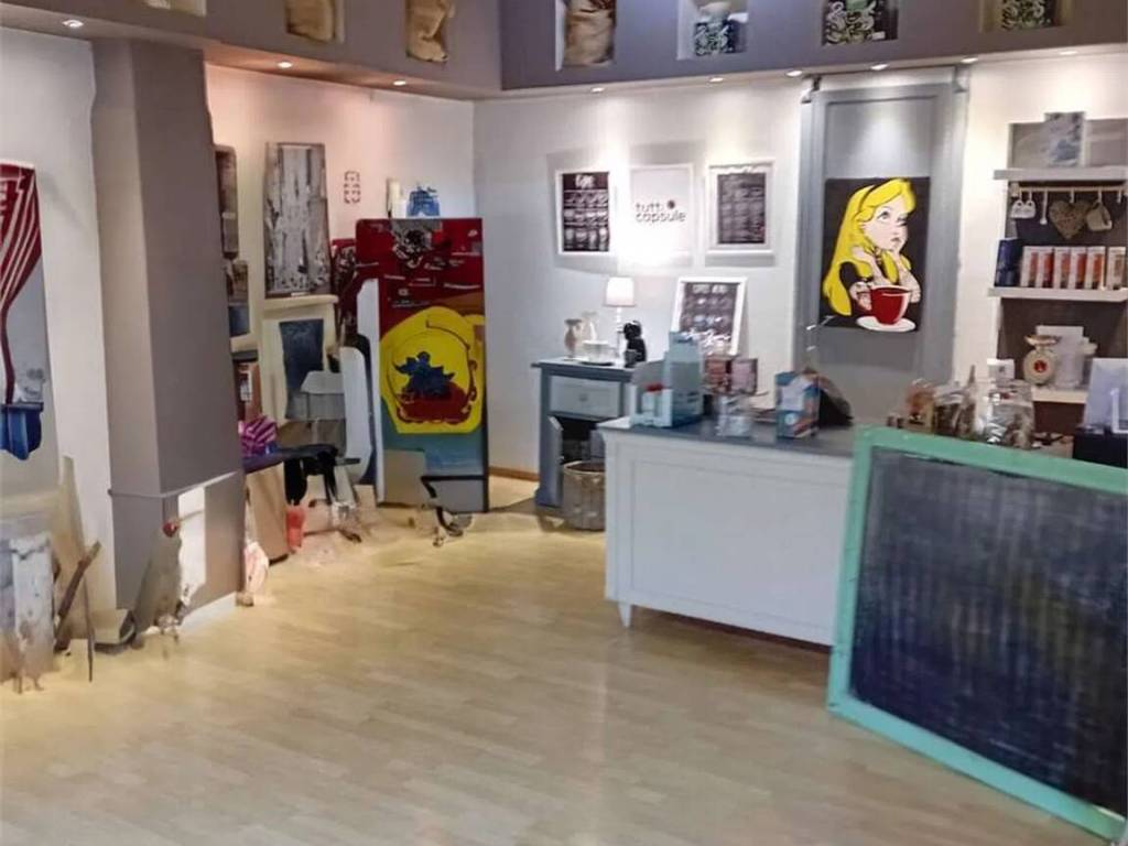 negozio in vendita a Sarzana