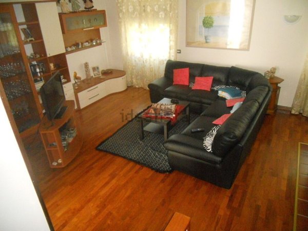 casa indipendente in vendita a Sarzana