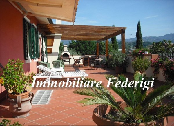 casa indipendente in vendita a Sarzana