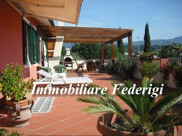 casa indipendente in vendita a Sarzana