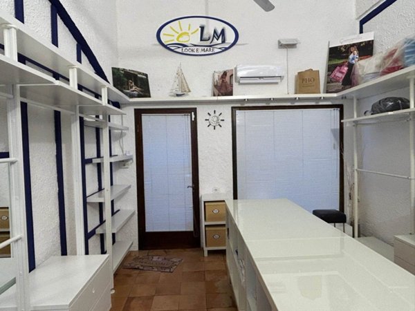 negozio in vendita a Sarzana