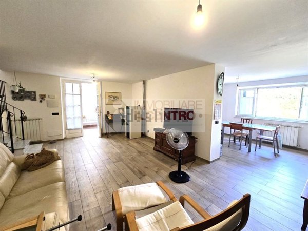 casa semindipendente in vendita a Sarzana