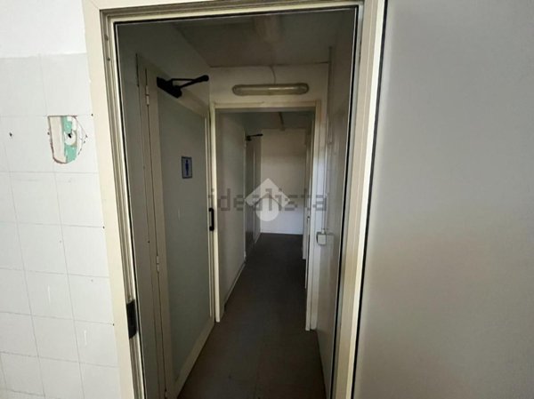 locale di sgombero in vendita a Sarzana
