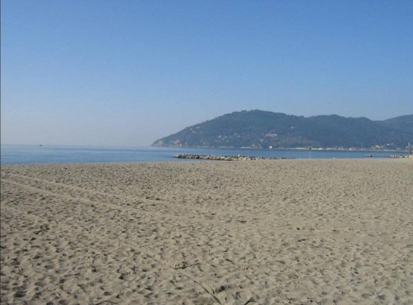 appartamento in vendita a Sarzana in zona Marinella di Sarzana