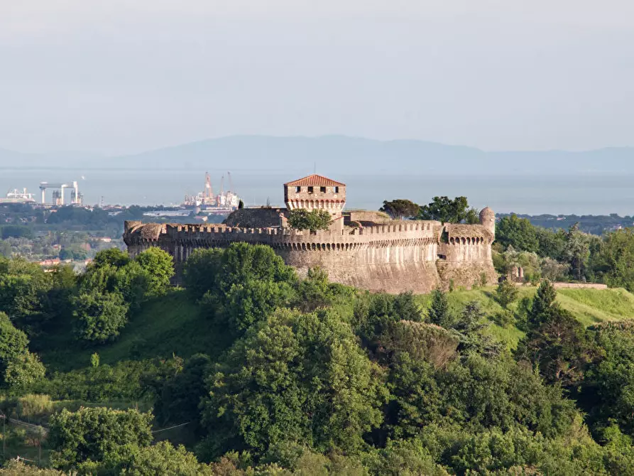 casa indipendente in vendita a Sarzana