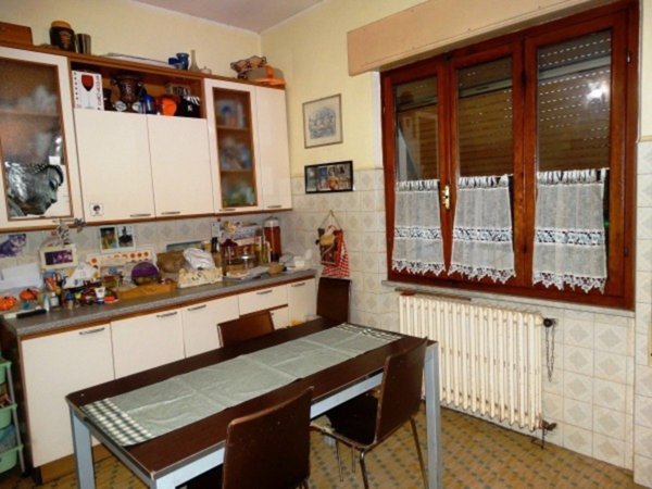 casa indipendente in vendita a Sarzana