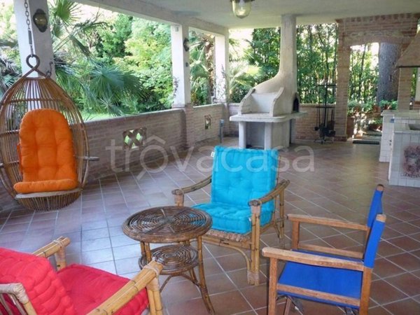 casa indipendente in vendita a Sarzana