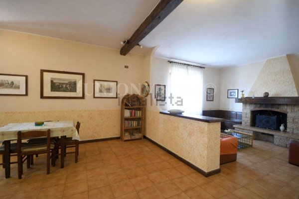 casa indipendente in vendita a Sarzana