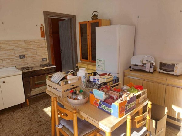 casa indipendente in vendita a Sarzana
