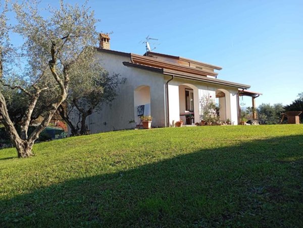 casa indipendente in vendita a Sarzana in zona San Lazzaro